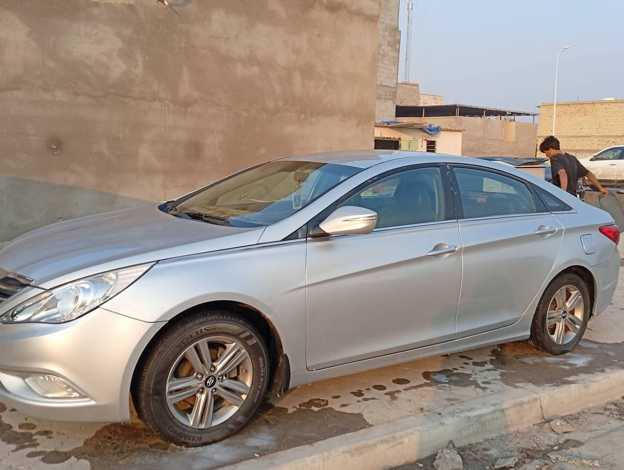 سلام عليكم
سوناتا موديل 14  متوم   خطين اصل غاز بانزين 
حاليا استخدم غااز لصرفيه سياره جاهزه من كلشي كشنات جلد سبير ما نازل مكينه وكير كارتون رقم وسنويه نكليزي سياره جاهزه تبريد ثلج كهربائيات كلهه شقاله شاشه بلازما 
 السعر 53 ومجال لجيه   بصره. الزبير 
رقم واتساب واتصال***********
