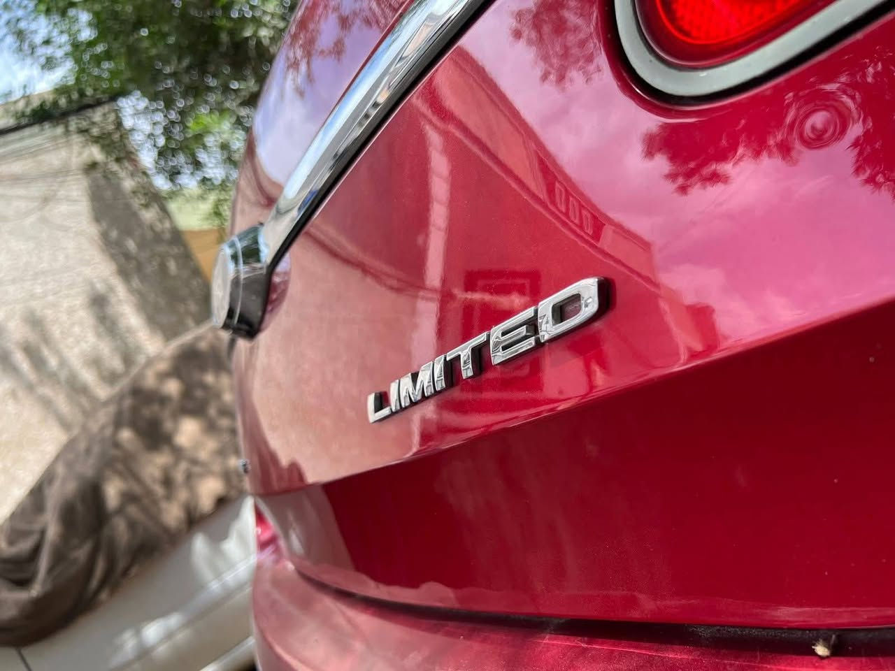 السلام عليكم 
فورد تورس 2012 كفاله فئه لمتدد سيارة جاهزة بدون نقص كير مكينه كهربائيات كفاله 
صدر خلفي أمامي 
تخم تاير 
باتري بلكات نوزلات عبوة فيت بم جديدة ادامه كاملة 
____________________________________________
مواصفات 👇
1_داخل 7الوان
2_كشنات جلد احمر بلاد موشغل العراق 
3_حساسات خلفيه 
4_ويل كب كروم 
5_مري نيكل يدات باب نيكل 
6_سماعات سوني دمام بلادي 
7_دشبول صاج اسود ملكي 
8_خزن ميموري 2كشن كهرباء 
9_شفتات ستيرن 
______________________________
وسيارة رقم سليمانيه الجديد تحويل او وكاله شرط مكاني بغداد الغزاليه سعرها 108 ____‏‪***********‬‏
