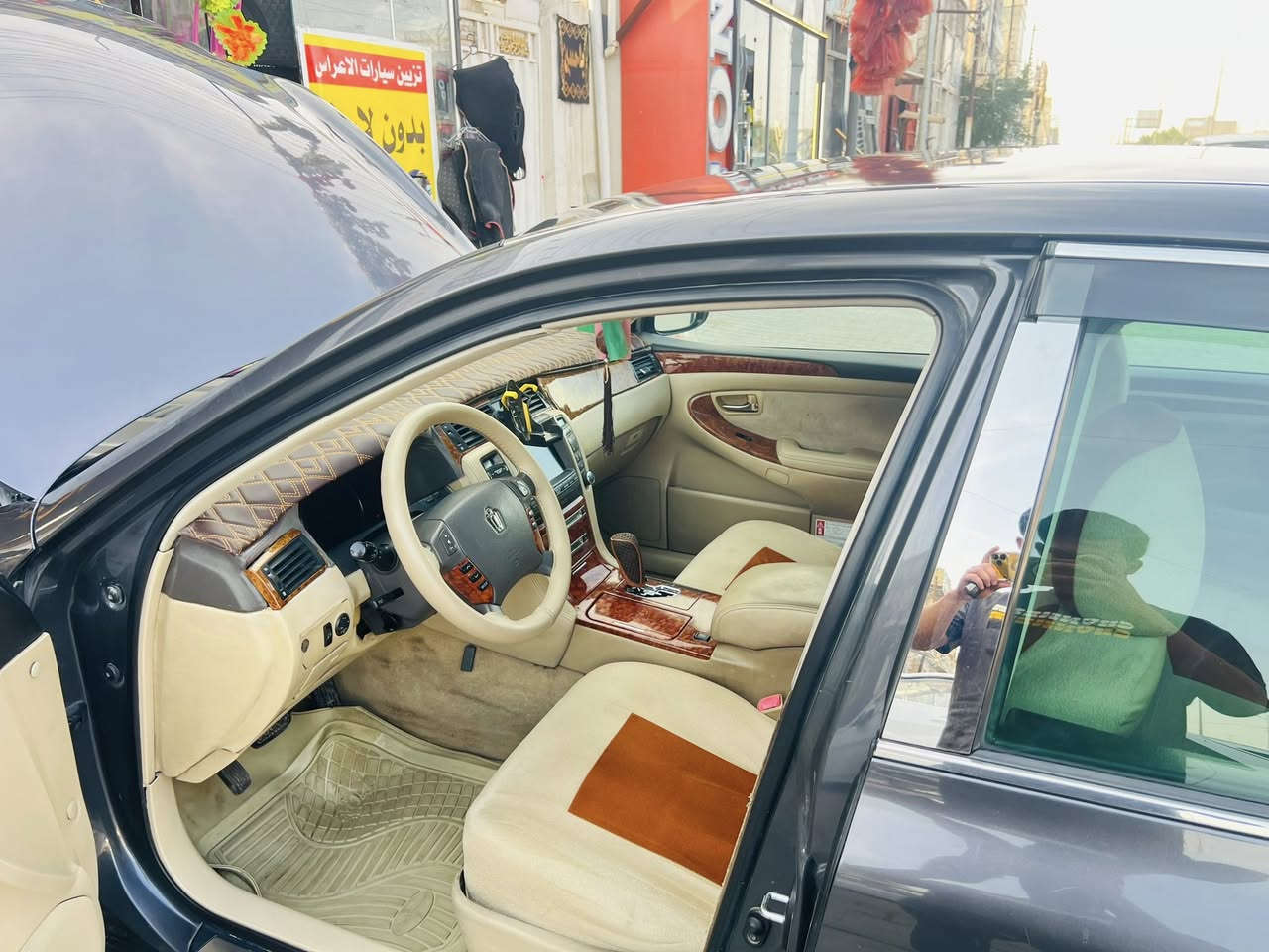 حلال لبيع
شاهينه واحد على واحد مكفوله كفاله عامه من كلشي سياره خير من الله 
1-دكمتين 
2-مري شفط 
3-مانع انزلاق/مثبت سرعه 
4-تخم تاير جديد 
5-داخل عسلي 
6-شاشه بلادي 
سياره جاهزه. من كلشي وضمانتي 
افحص وين ما يعجبك 
سياره بس فحص مكمله كمرك ما مدفوع
السعر.  116وبيه مجال حك جيه
***********
