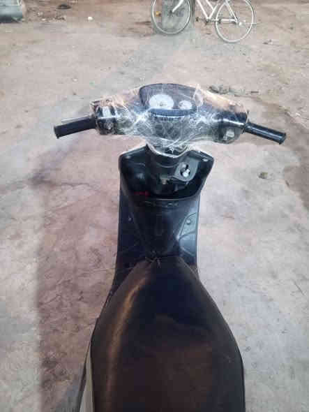 سلام عليكم للبيع دراجه 9زروف بلاد مامفتوحه شرط الفحص كلها شغاله فول العنوان البصرة الاصمعي الجديد سعر 350 صوت اكلس ما بيها بلاد ***********
