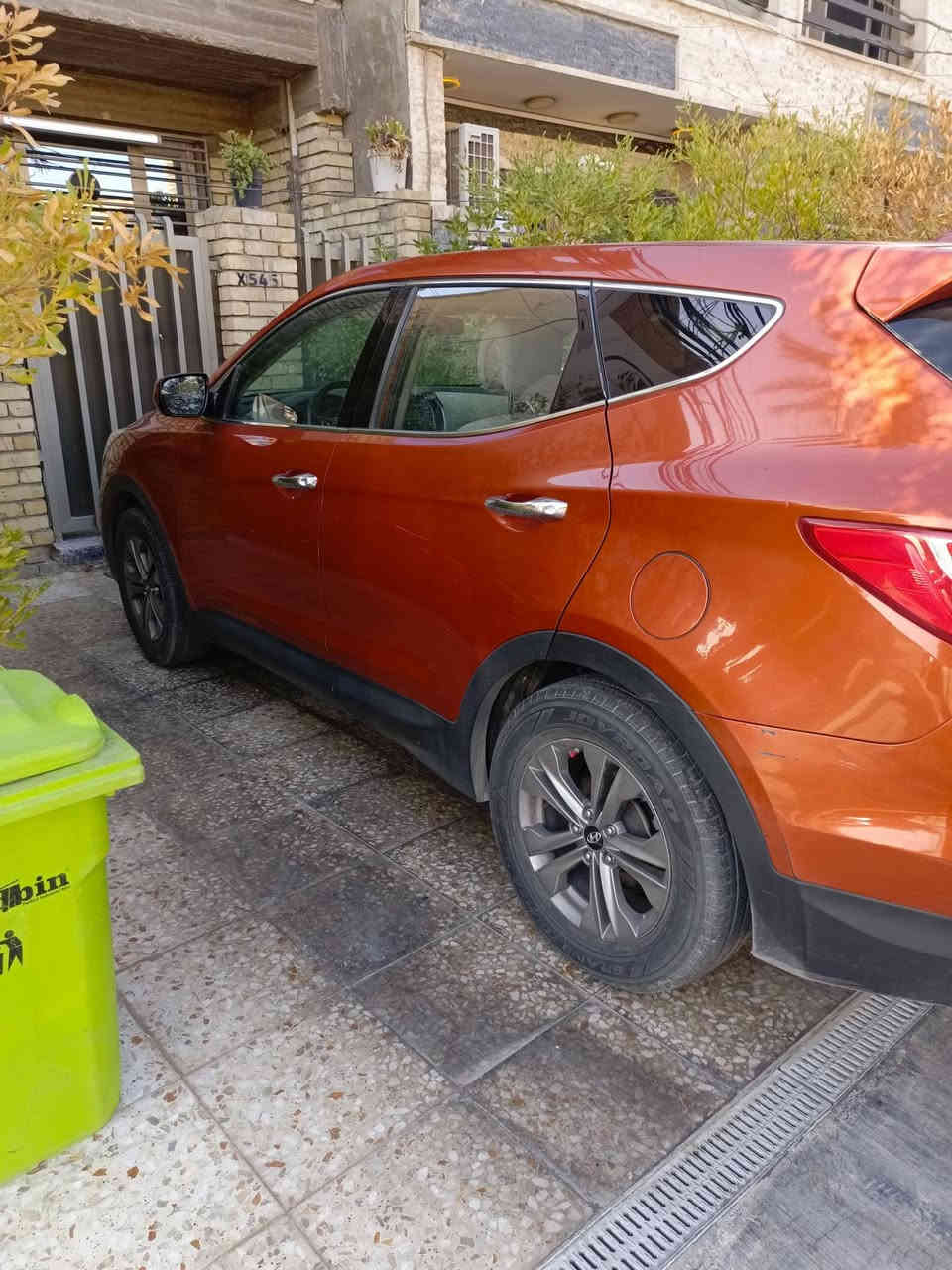 السلام عليكم 
هونداي سنتافيا 2016 وارد امريكي 5 راكب مكينه 2000 سبورت ...
السياره مثل متشوفون جاهزه وبحاله ممتازه ما ينقصها اي شي بدون ضربه صبغ بكل السياره لا يتعدى شبر مكفوله فقط بالدعاميه اكو زلغ بسيط وبالباب من جهة السايق قليل جدا 
مكان السياره بغداد السيديه السياره باسمي تحويل ثاني يوم والسنويه مجدده 
السعر 140 بيها مجال بسيط 
للاستفسار الاتصال على الرقم *********** متواجد على الفيس والواتساب
