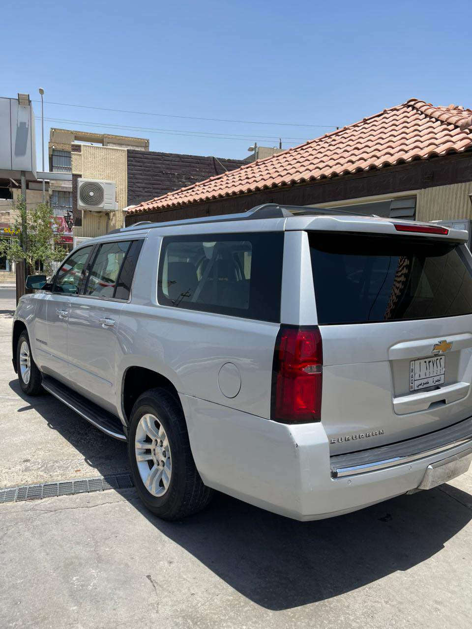 السلام عليكم // للبيع 
تاهو شوفر ليت طويله وارد امريكي 
مديل 2018 بريمير
طبله تو ويل 
فول مواصفات عدا الفتحه ( تنته )
بصمه 
داخل اسود 
كشنات جلد // ملكي 
تدفئه تبريد
قاصه 
شاشه كار بلي 
كشنات كهرباء 
خمس بصمات 
مكينه 5300 V8
السياره ماشيه 170 الف حقيقي 
سياره مال بيت استخدام شخصي 
رقم بصره الجديد  شرط التحويل 
سنويه صادره جديده 
سعر 290 وبيها مجال شي قليل 
للاستفسار الرقم📱🤍 *********** البصرة, العراق
