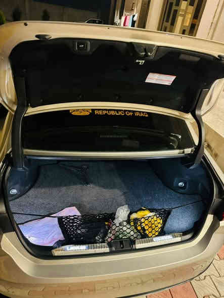 السلام عليكم 
للبيع لكزز     es300 هايبرد  2023 
تبريد كشانه ومواصفات ال es معروفه 
لون ذهبي 
ماشيه 57 الف 
مبدل قطعه وحده ( البنيد )
صور الحادث موجوده 
السياره احلى من الصور بهواي 
السعر   31 $ 
 وبيها مجال حك الجيه 
المكان بغداد المنصور 
السياره بأسمنه وتحويل مباشر
***********
