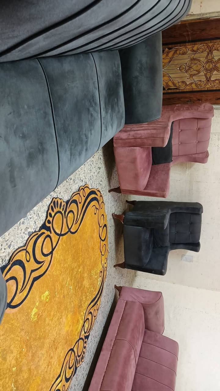 تخم 8 مقاعد تركي تكمه ثقيل كلش نظافه 90%سعر 250 وبي مجال مكان البياع يوجد توصل بكروه رقم يوجد وتساب ***********
