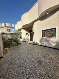 بيت • البصره البهادريه • ٢٠٠م