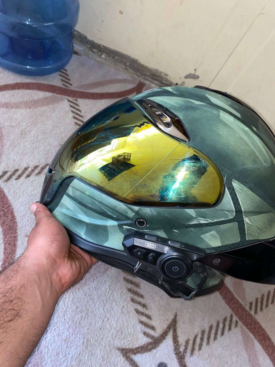 خوذه جديده قياس xl هيه و السماعه و جامتين شفافه و مضلل
السعر 90 الف مكاني مدينة ألصدر 
رقمي ***********
