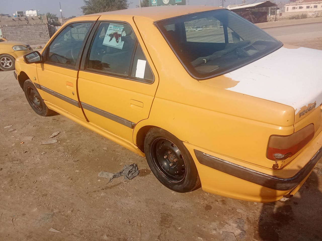 سلام عليكم بيجو بارص 15مكفول مصفره هيئه وغرامات ب42وبيه مجال للشراي***********
