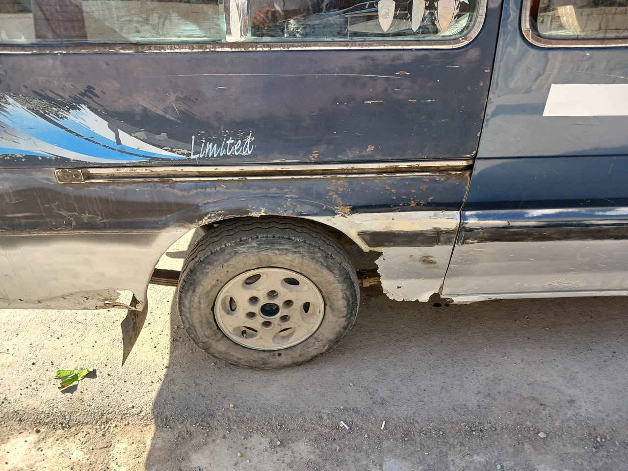 سلام عليكم خوان سياره كيا موديل ٩٥ البيع او مراوس مكينه وكير خير من الله سنويه ٢٦ شرط  تحويل مراوس عادي سايبه  سعر ٢٨ وبيهه مجال  عنوان ديالى كنعان رقمي ***********
