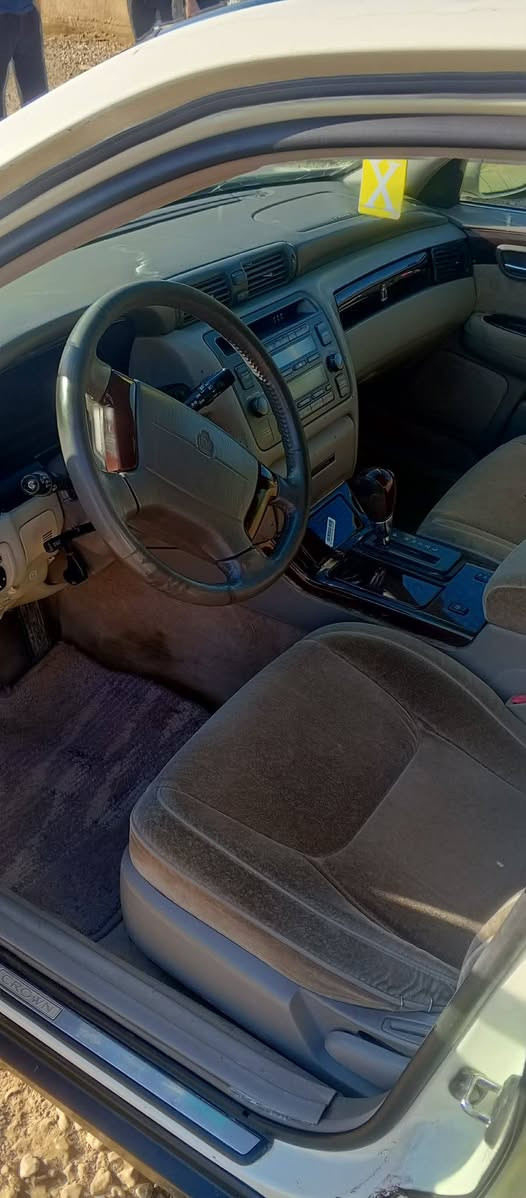 السلام عليكم
ملكه أدوات كص جنطه 
دكمتين برده خلفيه
محرك بي بداية براص 
بس السياره ما بيه شي تمشي
السعر ٢٨ وبيه مجال 
***********
مكان ديوانيه أو نجف
