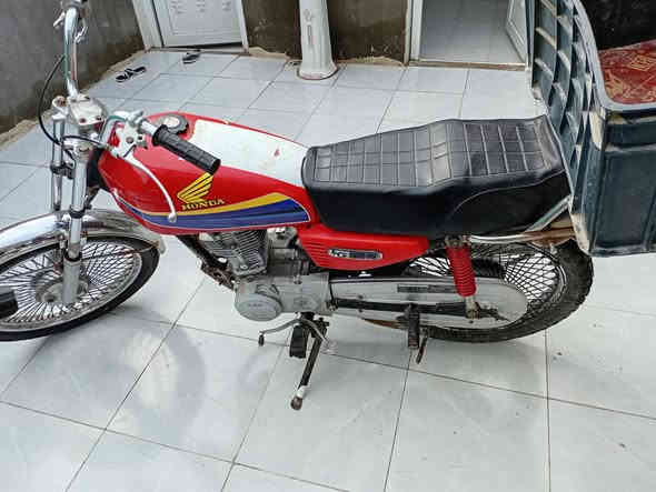 السلام عليكم 4كير البيع عنوان محافظة الديوانية قضاء غماس سعر 300وببة مجال  ***********
