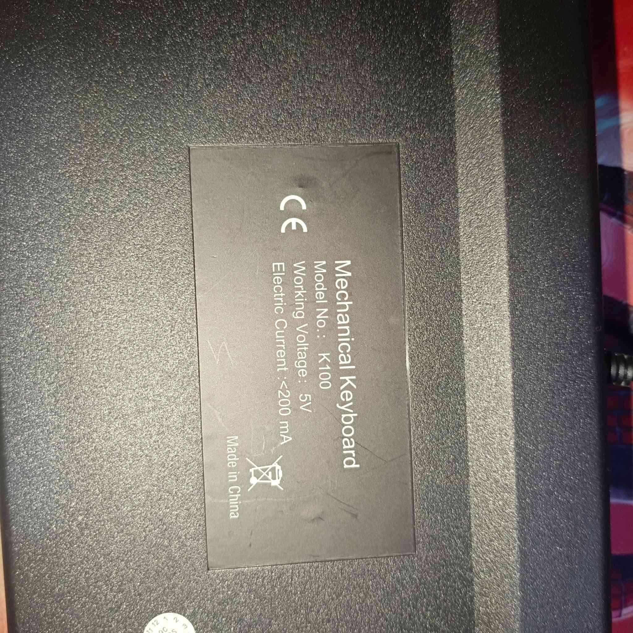 1- Intel(R) Xeon(R) CPU E5-2680 v4 @ 2.40GHz
2- رام 16تردد 2133hz 
3-Radeon RX 580 Series
4-BC901 NVMe SK hynix 512GB. 
HDD 500
5-Psu 650 watt
تفاصيل الباقي. بصور 
مع كيبورد +ماوس كيمك 
شاشه msi👇
24انج 165 هرتز
واتساب ***********
السعر  525الف متوفر توصيل
