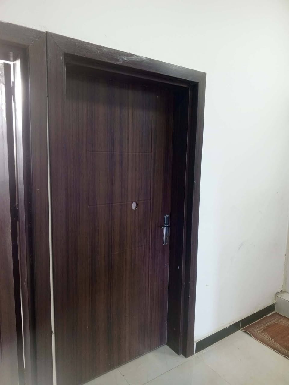 بيت طابقين للبيع   200 م فئه D داخل مجمع لؤلؤه ساوه  مقابل المستشفى الالماني جهه السيد علي ظاهر الشارع الثاني مقابيل المولدة الجديدة   يتكون البيت من 3غرف وصاله ومطبخ  واستقبال  ( براني ) و3صحيات 
(١)الطابق الارضي غرفه +صاله +استقبال+مطبخ +صحيات داخل البيت +حمام خارجي وصحيات + حديقة 
(٢) الطابق الاول غرفتين +حمام كبير +صطح اول 
 
تفاصيل اكثر .خاص او اتصل
للاستفسار 
***********

— في ‏‏السماوة‏‏
