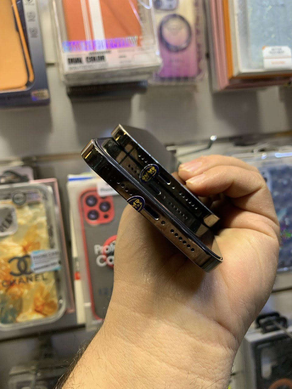 13 برو ماكس قطعتين بسعر مناسب 😍
13 برو ماكس ذاكره 256 بطاريه 88-85 نموذج M 🩶
وتر بروف مامفتوح بدون اي رساله مع ضمان الفحص💯 💐
نضافه 90‎% ملحقات ( شاحن اصلي + لاسق شاشه + حافظه )

كربلاء / فلكة كنطرة السلام / شارع فريحه / 
مقابل مجموعه الوارث لمواد البناء ( ركن شارع البرج ) 
اتصال + واتساب *********** 
متواجدين كل ايام الاسبوع من الساعه 12 مساءً الى 12 ليلاً
