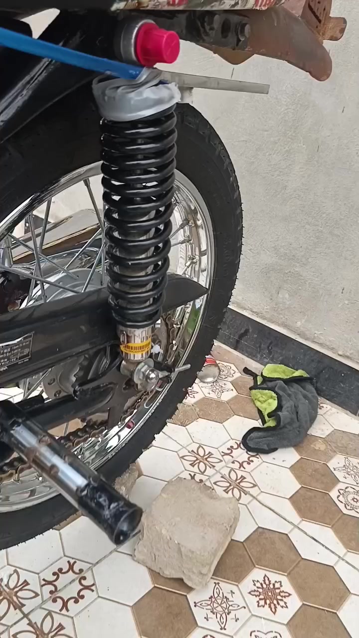 سلام عليكم دراجه للبيع شاصي 2015تعميره.25صارشهرمن.معمره.المكان.ديوانية.اوراق.أصولي***********
