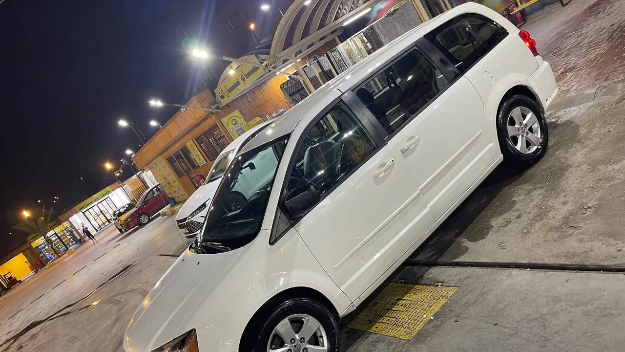 دوج كرفان للبيع
2013 
ماشيه 110 
سياره حادثها طخه بسيطه بالجاملغ والصندوق 
ابواب ميكانيك 
3 قطع تبريد 
كشنات بلع منفصله
نظام اقتصادي ايكو 
السياره حداديه خلفيه جديده 
نقوصاتها 
حداديه اماميه غير جيده 
التبريد امانة ببداية الموسم مبدلين فرزيات امامي وخلفي بس يمكن الشغل مو مضبوط لان اشتغل اسبوعين ووراها فقد الغاز بعد مرح وشفته 
السعر 130 
الشراي يجي يشوف ويكلب ويدلل بيها مجال بسيط 

مكاني بابل القاسم 
***********
