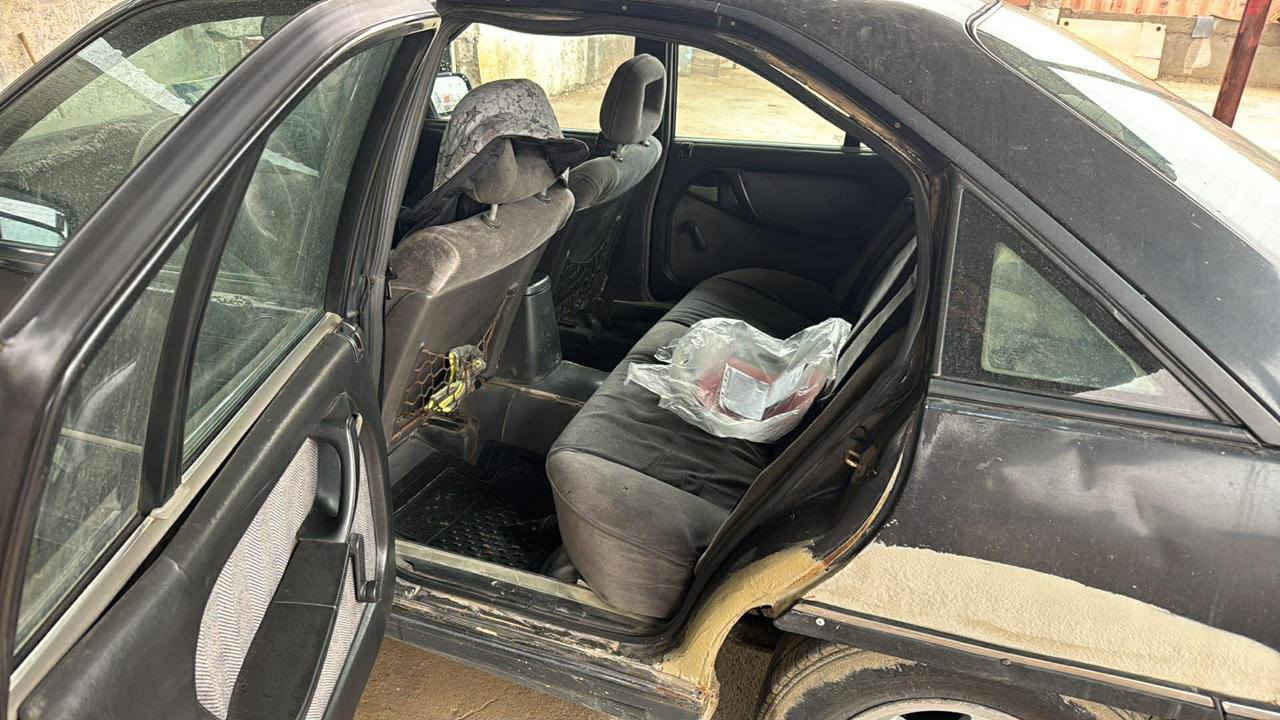 السلام عليكم اخوان من رخصةمدير الكروب اوبل اوميكا للبيع موديل 92 سياره كامله ومابيهة اي صبغ تشغل وتطلع كير عادي مكينه صدر امامي خلفي خير من الله يرادلهة ملاحظات بسيطه بسمي رقم انكليزي سنويه لل 2030 تحويل ثاني يوم السعر 36 وبيهة مجال للشراي متواجد حالياً بكركوك للمعلومات السياره بالصور ما غاسلهة الاتصال على *********** وبي وتساب
