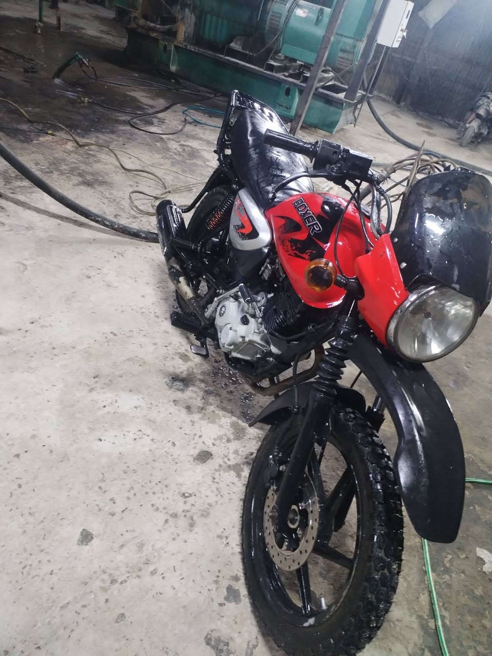 سلام عليكم بوكسر للبيع مودي23 نازله بل اربعه وعشرين   دراجه شوي بي كم نقص ما تكلف هواي  أوراق ضايعه اتكفلك حلال وحرام تأخذه من باب البيت سعره ٧٠٠ وبيه مجال مكاني بغداد وهاذه رقمي*********** رجاء لمو شراي لا يتعبني
