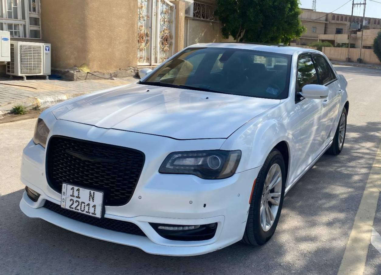 اوباما  2015 S
محرك 6 سلندر 
تو ويل كير محرك مكفول
بجم عريض  
فول مواصفات 
حساس امامي خلفي 
بانوراما 
دمام 
نقطة عمياء اشاير بالمري 
زنون زرع عدسات 
سيارة ما بيها اي نقص منضومة مي جديد راديتر ارتي مراوح مبرمجها 
حادثها بامريكا جاملغ ايسر  وبنيد وهنا بالعراق جاملغ ايمن بيها مقدمة الشاصي الايمن سحب فقط بدون كص ولحيم 
رقم بغداد بأسمي سنوية وهزه  مجدده تحويل مباشر عنواني واسط
ماشيه ١٠٨ ممشتغله خط 
سعر ١٨٨ بيها مجال بسيط
*********** بغداد, العراق
