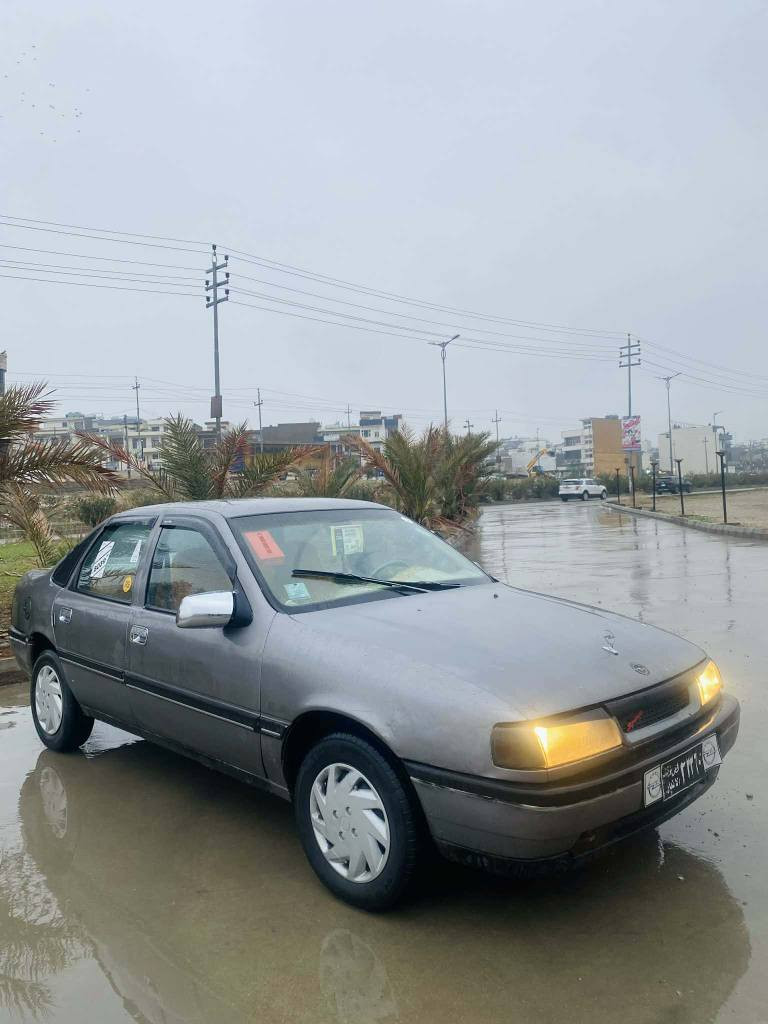 فرۆشتنی خيرا 
ئۆپل فيکترا  سنوق
مۆديل 1991
مە كينە 20i بيلاد گيرعادی
سە نەوی حاسيبە لە گەلە
پيش و دوای کە پسە
سە قف و شانی زوورجوانە
سە نە وی حاسيبە بە شە رت ئاوەليات
موس براوە بە شە رت
تکايەبە س فرۆشنە لەسليمانيم
سعری 14گە لا ***********
*********** السليمانية, العراق
