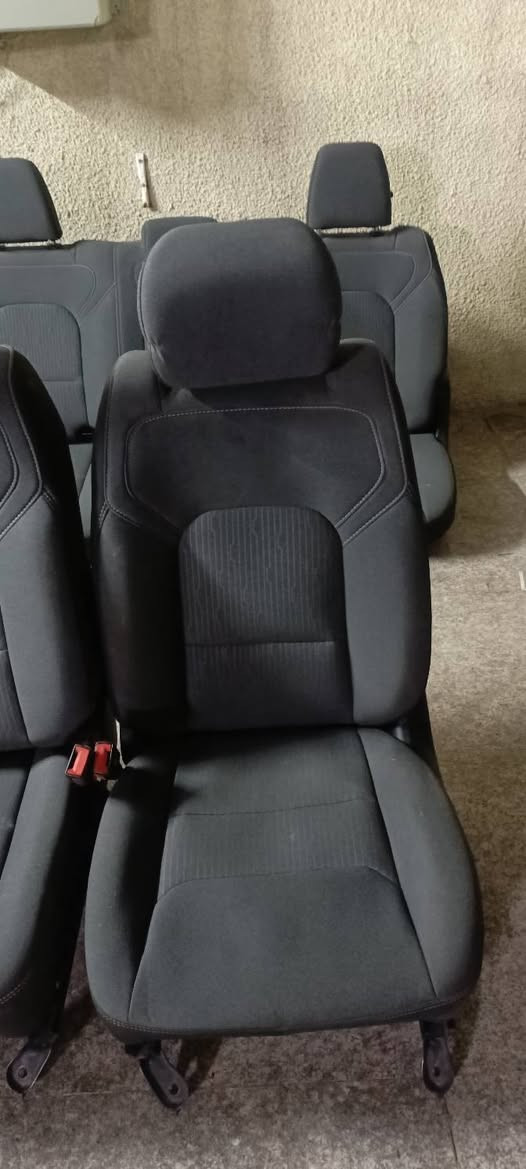 كشنات رام نظيفات كلش
الأماميات كهرباء
نقص كارت فقط، ماطورات كاملة
ابيعلك تغليف وسفنج 
السعر: 350$
رقم الاتصال: ***********
