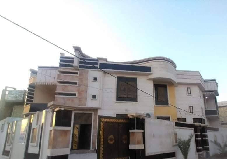 السلام عليكم ورحمه الله وبركاته .._دار  للبيع ملك صرف زراعي ركن شارع ١٠ متر نافذ على حولي مكان مميز جدا"   بأسمي الجغيفي ألثانية تبليط    فول الفول ركن  ٣٢٠  متر  واقع حال وبلسند ٣٠٠ متر .بناء حديث  ٢٠٢٣ واجهة ٢٠ ونزال ١٥    مساحة البناء الكلية للطابقين تقريبا ٥٠٠ متر مربع بناء درجة اولى ٥ غرف نوم  استقبال كبيرة جدا صحيات ٣ وهول حولي مطبخ كبير جدا حار وبارد.صحيات خارجية مع مكان مخصص للوضوء  مجهز ..مراوح سقفية درجة اولى وكوانتر حطاطة .وبردات وخزان ماء عدد٢ سعتها ٤٠٠٠لتر  وجيران ناس محترمين من أهل الفلوجة القدماء
 بالقرب مدرسة الذكر الحكيم و  جامع الذكر الحكيم يبعد عن الجامع ٣ دقائق مشي ومقابيل البيت شارع نافذ على حولي  موقع ممتاز ...سعر البيت وبيع مستعجل ١٩٥ مليون ..علما" تكلفت البناء فقط ١٤٠ مليون وسعر الارض ١٠٠ مليون  .البيت بأسمي من غير وسيط..موبيل عليه واتس *********** وكورك.*********** ابو مريم ألفلاحي..
