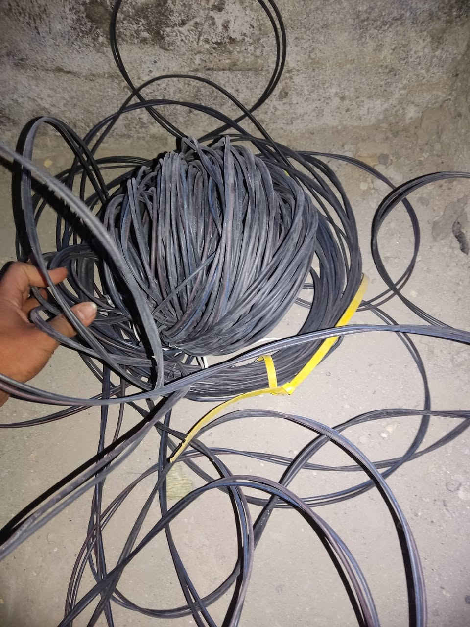 سلام عليكم ضفيرة 150 متر للبيع جديدة السعر قيمة وخضة مكان نجف حولي الستفسار ***********
