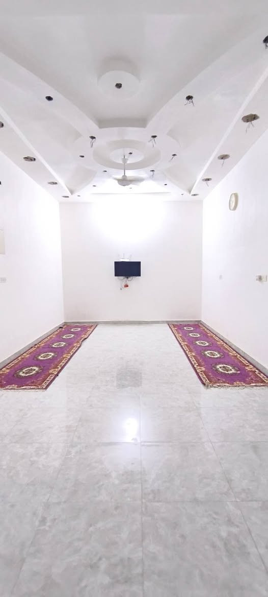 سلام عليكم بيت للبيع بناء جديد المنطقه الدوانم حي السلام مقابيل طاقت كهرباء ابو رمانه  المساحه 230م الوجه 10ول نزال 23 طابو زراعي سند 25 مرقم للتطويب للستفسار على الرقم ***********
