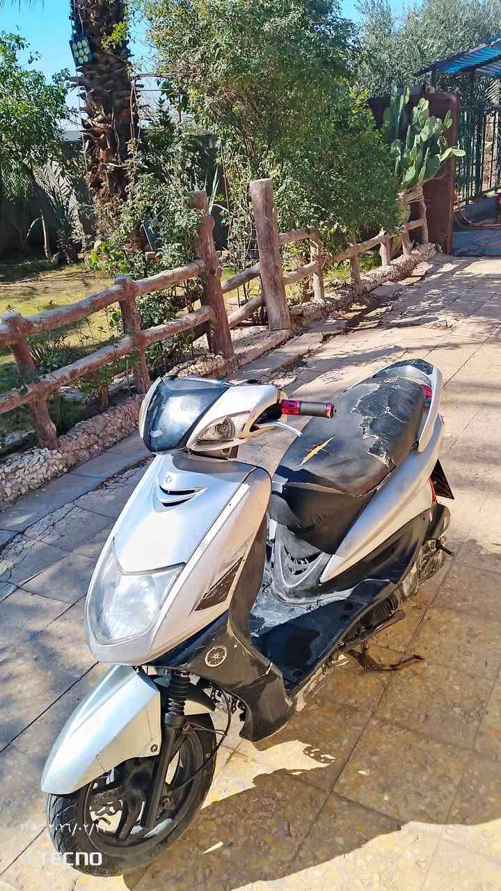 سكنس نثية للبيع مكاني ابو دشير
محرك نضيف

كهربائيات كلهة شغلة

 لد امامي بي لونين اصفر وابيض 

مناقصهة شي فقط گيج السرعة عوزة قمجي

مابيها أوراق مكفولة سرقة
سعر300

استفسار خاص 

شراي، ***********
