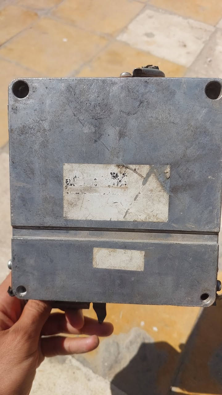 غراض كورلا بكاتجو 1nz 
كير اوتو بدون فنديشن شغال ب ٥٠
تورباين ب ٢٥ 
جويترات ثنين الواحد ب٣٠ مال كصة جدد
دكشن بارد ب ١٥ 
دبة باور جديدة مال كصة ب ١٠ 
قطرة مال كير ب ١٠ هية وقاعدتها 
داينمو ب ٥٠ 
ضفيرة ياباني اصلية مال كصة جديدة ب٧٥ 
عقل ب ٧٥
شوتة هي والجوين ب ١٠
مكاني مدينة الصدر
***********
