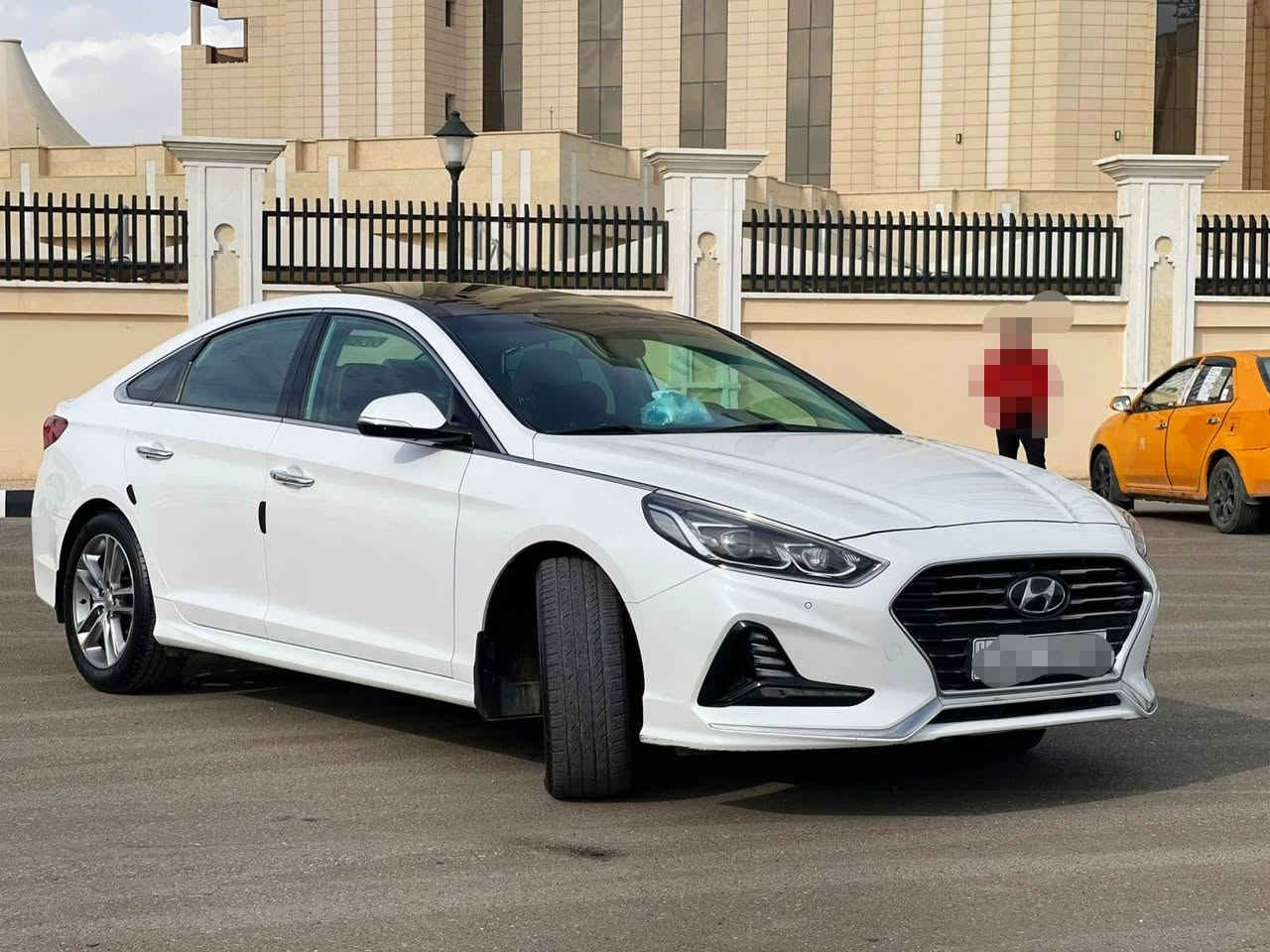 سوناتا خليجي 2018 فول مواصفات كفاله عامه حتى الدعاميات محرك 2400 دوش مامفتوح بلادي رقم شمالي بسمي هزه وسنويه ولوحات كلشي جديد السياره بوضع الوكاله 
 اي استفسارموجود واتساب واتصال 
***********
