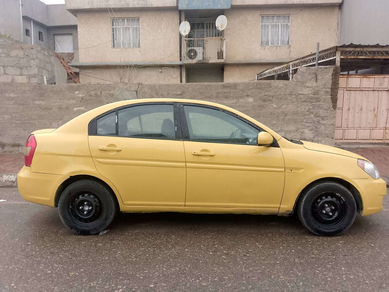 سلام عليكم اكسنت موديل 2011كندي رقم بغداد سنويه مشروع وطني لل 28 شرط التحويل والغرامات كيرا توماتيك شرط كير محرك صدر جديد شاشه كامره خلفيه سقف مبدل   السعر 65وبيها مجال العنوان كركوك للاستفسار ***********
