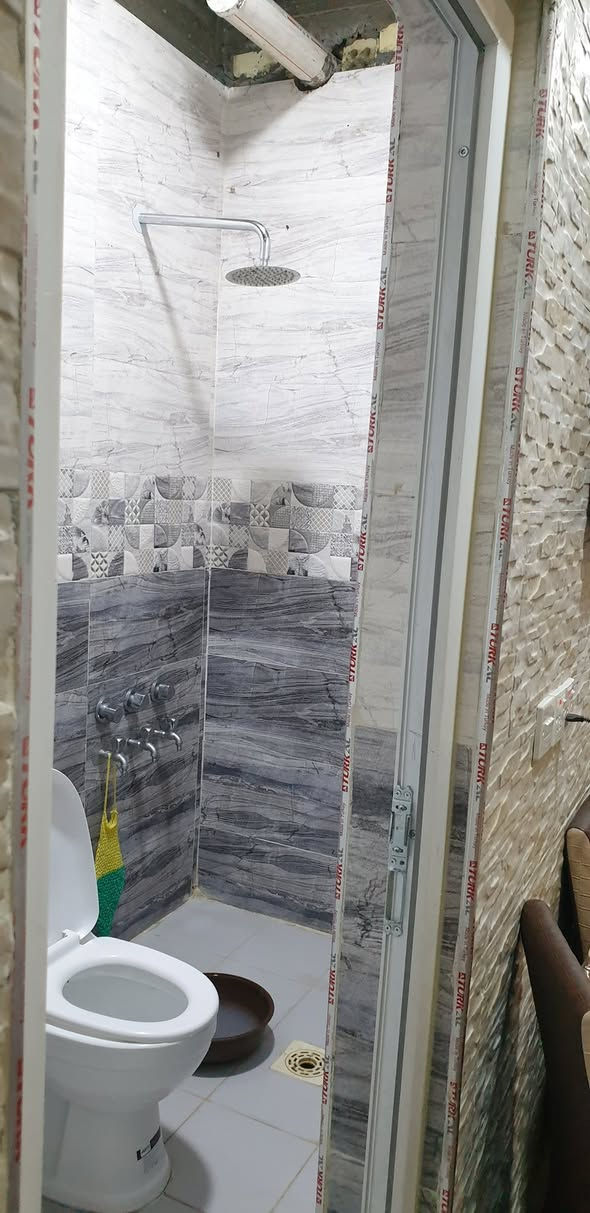 السلام عليكم
دار للايجار طابق واحد السلطان الاول 
غرفة وصالة ومطبخ والارضية صب بدون كاشي
السعر ٣٥٠ 
***********
