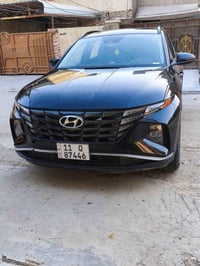 توسان هايبرد 23بلو محرك 1600 مواصفات معروفة  ماشيه 27ميل  السعر 185  0...