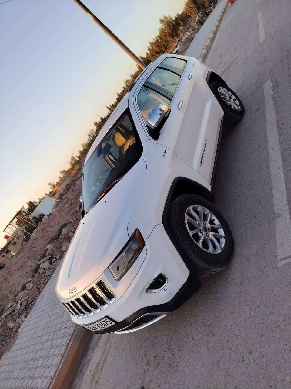 مكلف بالنشر جيب كراند شيروكي موديل ٢٠١٤ محرك هيمي 5700 وارد أمريكي بصمة فتحة سقف داخل عسلي كشنات جلد كامره خلفية حساسات كير طياره رقم بغداد جديدالسنويه باسم صاحبها الشرعي تحويل ثاني يوم بيها صبغ جاملغ امامي عكس سايق وقطعه بسيطة بصندوق اثر رصعه بأمريكا واضحه بصور السعر 190السياره موجوده بالكوت للاستفسار اكثر الاتصال بصاحبها ***********
