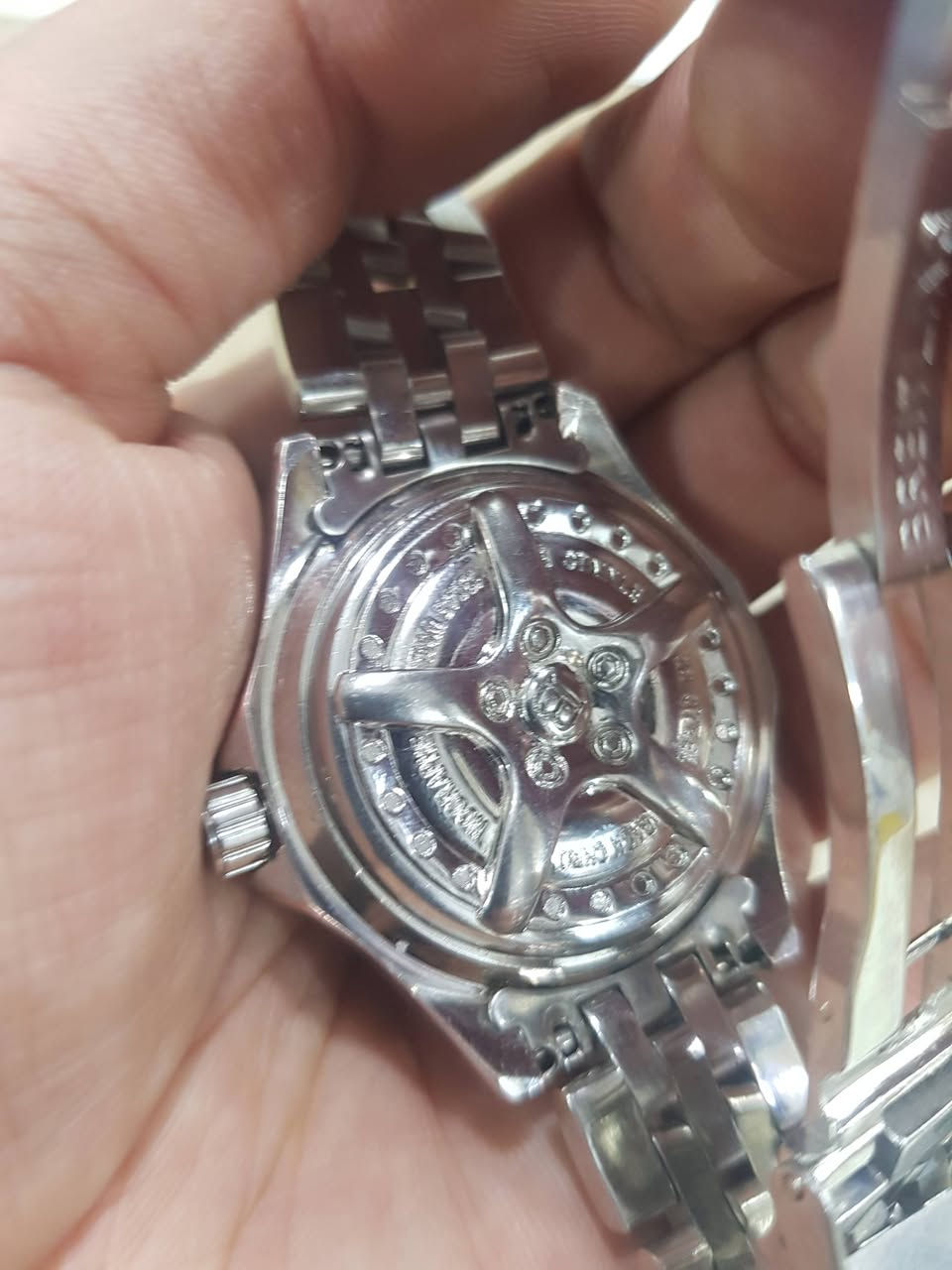 ساعه برتلينك طيارين بهذه الشكل السير مالتها النظافه ممتازة 

السعر 35


**إذا كنت صاحب هذا الإعلان وتريد حذفه لأي سبب، رجاءا أرسل رسالة إلى الدعم الفني**