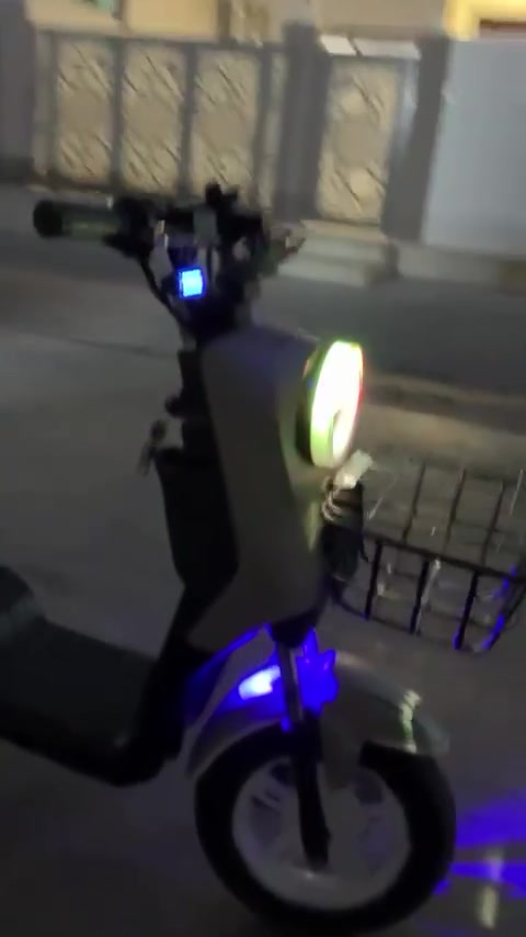 سلام عليكم بايسكل شحن r9 للبيع بطاريات كلش زين ماصارله هواي طلعت اي عيب مابيهه كله على بلاديه بلوتوز يشتغل هورن يشتغل ديسكات يشتغل گلوپ يشتغل بطاريه مابي عيب شرط فحس دبلات يشتغل شركه ms e motor    ويه ماريات  يشتغل ويل رياضي عنوان كركوك حسابات يم بنزينخانه شورجه سعر 600بيهه هواى مجال اذا مو موشتريي لات تجي خاص رقم ***********
