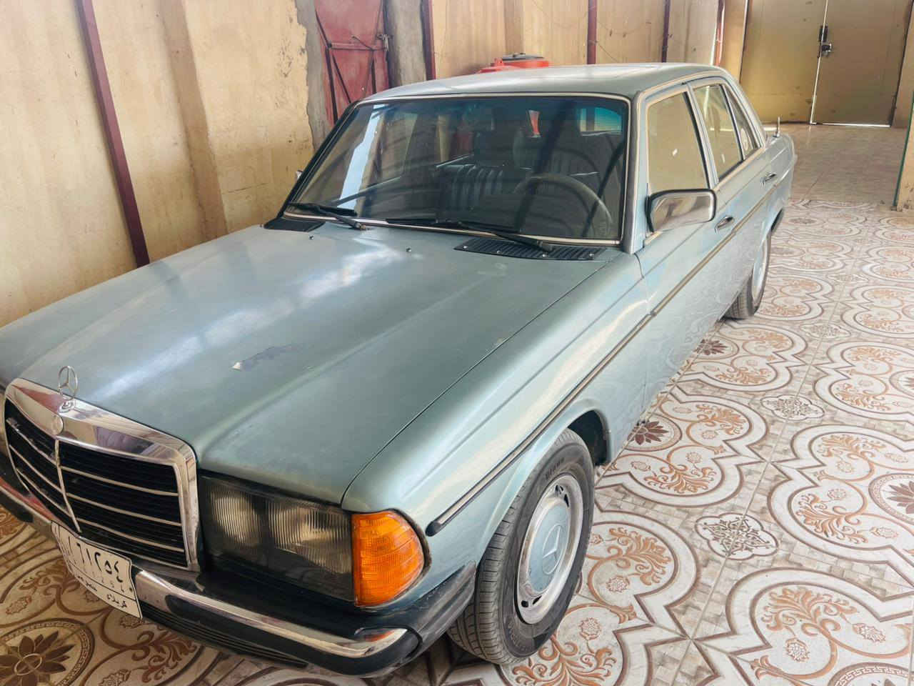 السلام عليكم
مارسيدس ابو جحيل موديل 85 
رقم كربلاء 
محرك وكير بطه 2ونص ام الديلكو نضاف حداديه جديده تخم تاير سياره جاهزة نقصهه فقط تبريد عاطل مكانهه كربلاء قضاء الحسينيه 
السعر 40 وبيهه مجال 
***********
