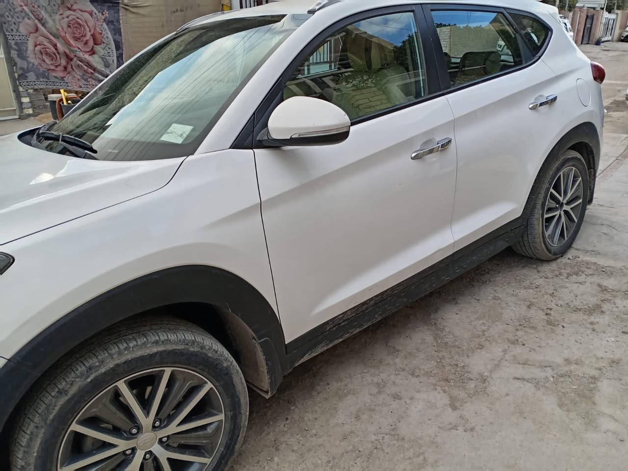 توسان 2017 مكان بغداد السعر 172 وبيه مجال للاستفسار ***********
