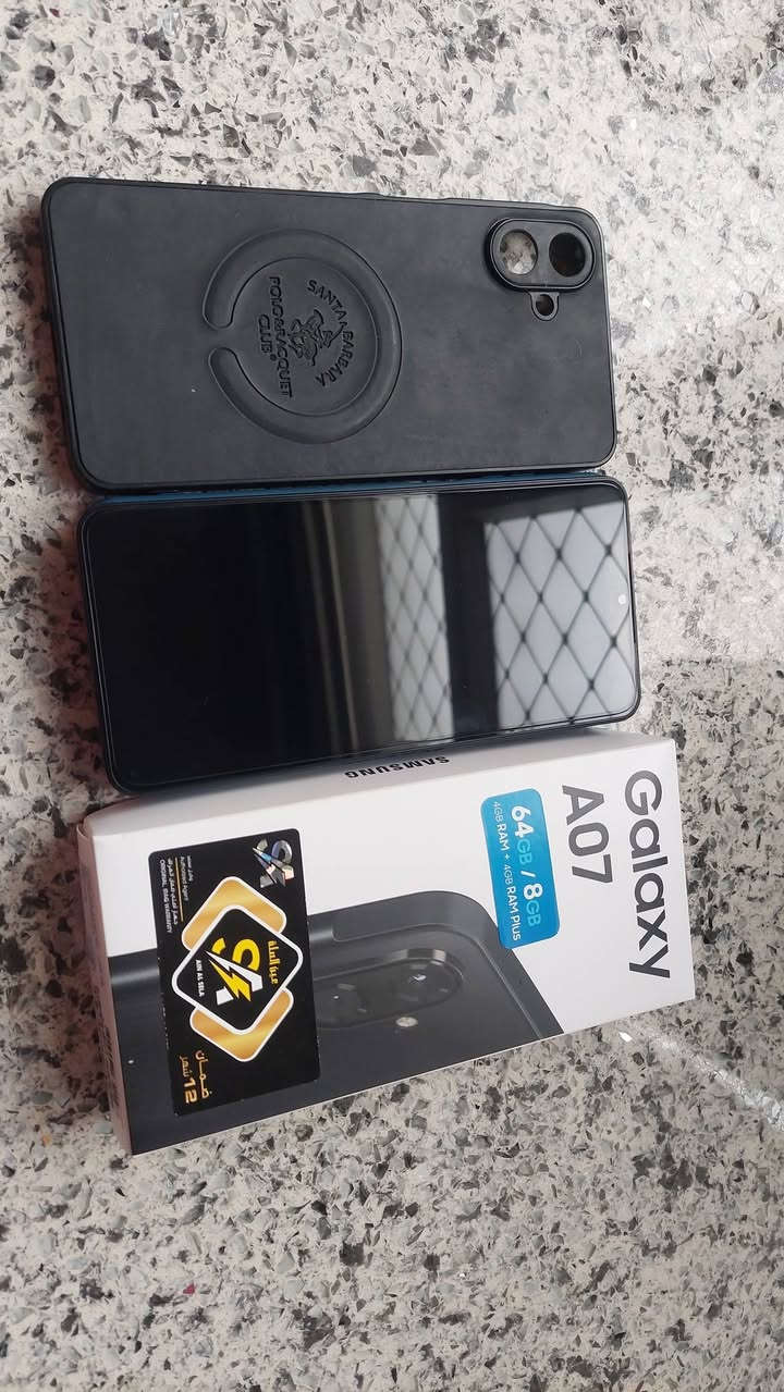 السلام عليكم
عندي غراض للبيع 
كما موضح بالصور 
موبايل N8 كلش نضيف وشغال ويعتبر انتيكية طبعا سعرة خمسين الف دينار
موبايل كلسي A07 صار شهر من اخذتة نظافة ٩٩بالمية سعرة مئة وخمسون الف دينار  بلور منفاخ تنظيف شحن شرط اخوالجديد سعرة خمسة عشر الف دينار 
للاستفسار اكثر ***********
