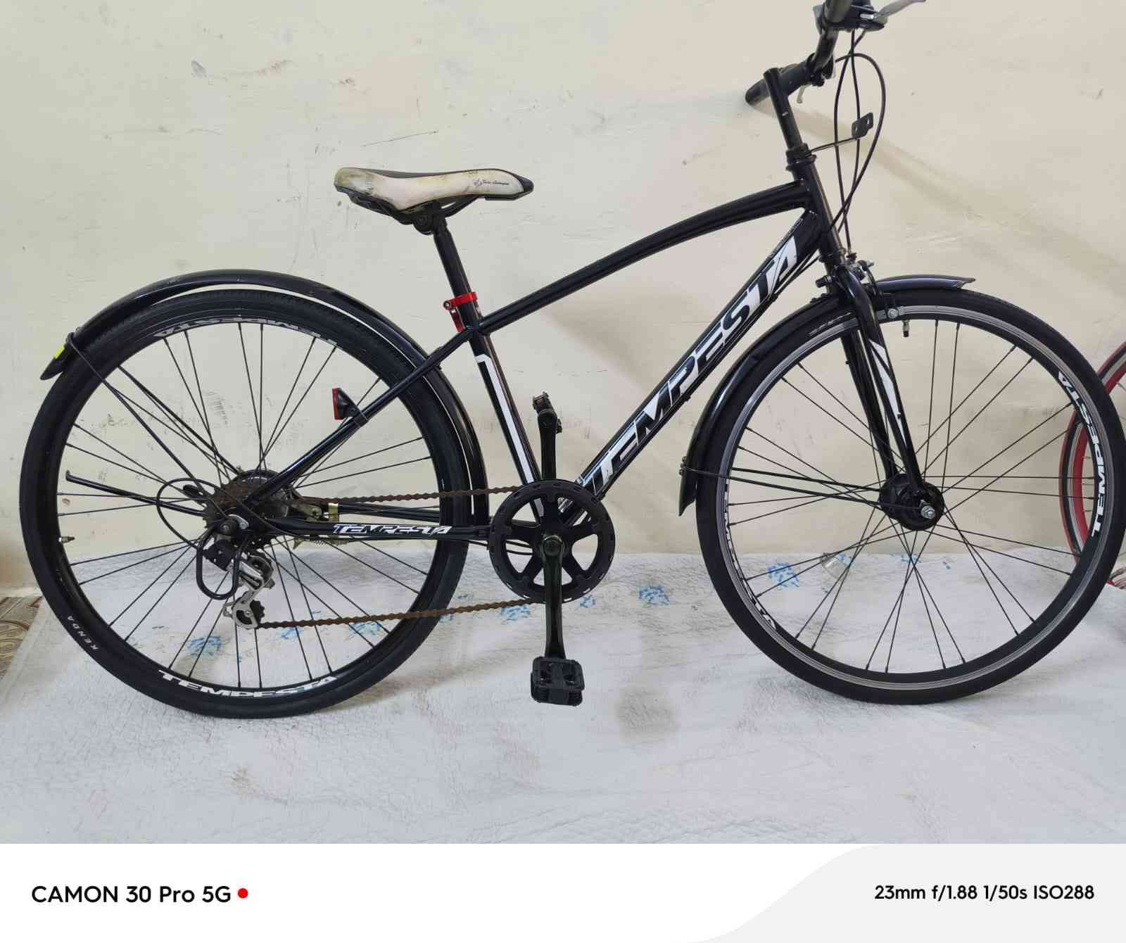 السلام عليكم 🖐
للبيع فقط 🤝
 
ماركه   مومنت لعالميه فول مواصفات 👍 

بايسكل  نوع c700 حديث ياباني 💪

ابريك امام خلفي مضبوطه👍گير
بايرد كب 
نظيف جدا 

حاويه غير مستخدم بالعراق

مكينه 1/6كير شاشه 

خفيف جدا وسريع ✈

جاهز اي عطل مابي👍🏻

حجم 26 C700

سرج رياضي طبي

ويلات المنيوم طبقتين نيكيل

مكينه شيمانو 
 عگرب شيمانو
اطارات جدد

👈السعر  85 👉🙏وبي مجال بسيط 

العنوان :
👈بغداد فلكه حي النصر 👉

❌لا يوجد توصيل🛻❌
 
نعتذر عن المراوس🚲🙏❤


**إذا كنت صاحب هذا الإعلان وتريد حذفه لأي سبب، رجاءا أرسل رسالة إلى الدعم الفني**