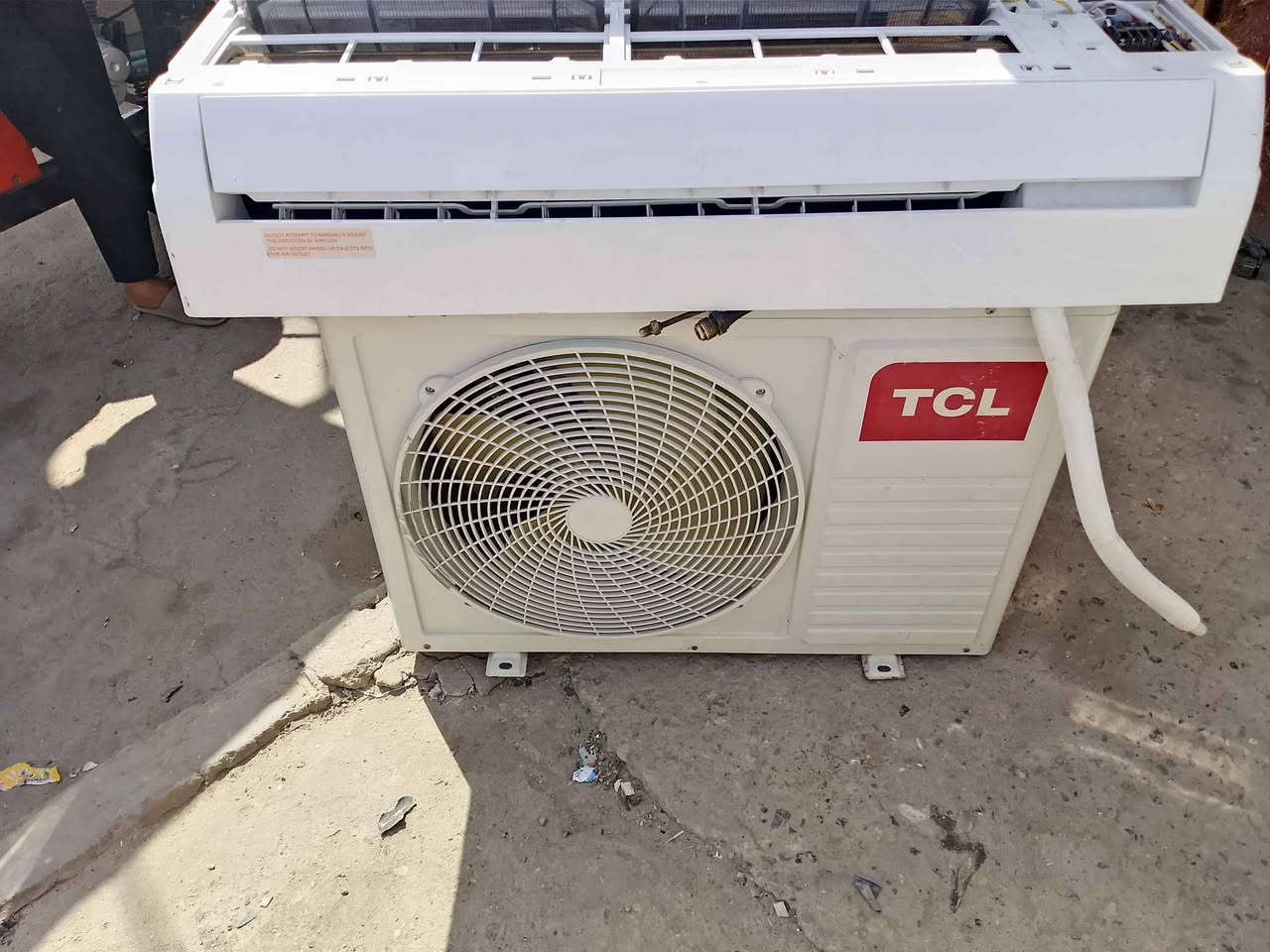 سلام عليكم سبالت البيع نضيف كلش مستعمل شي قليل وحد طن ونص وحد طنين اسمه TCL تبريده حلوو. سعر 650  بيهن مجال لاستفسار على رقم *********** البصرة, العراق
