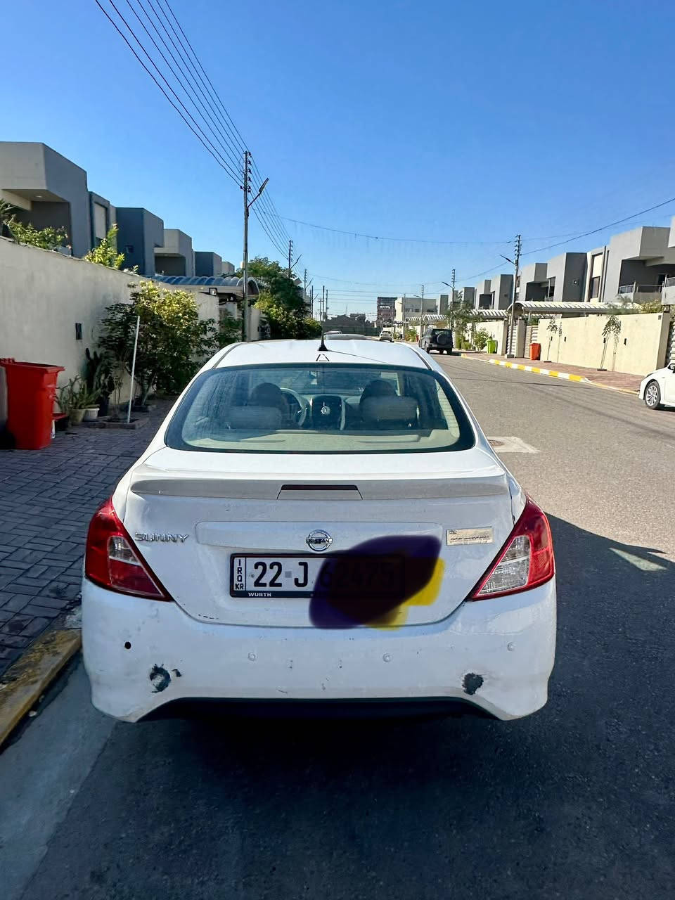 سني هندي 

موديل 2021

بليته الزركه 

بيها قطعه صغيره اصبعتين حاره بحافت باب عكس سايق 

رقم اربيل 

سياره ب اسمي ثاني يوم احولك

بيها بارد اصبعتين بحافت صندوق موضح بصوره 

صدر جديد قبل اسبوعين شديته 

مكينه وكير مامفتوحه برغي بيها وين ميعجبك تفحصها 

ماشيه 145 

سياره تخبل وحلوه 

سعر 118 وبيها مجال 
 

مكانها بغداد قريب حي خضراء وعامريه

*********** 
موجود هاتف واتساب وفيس
