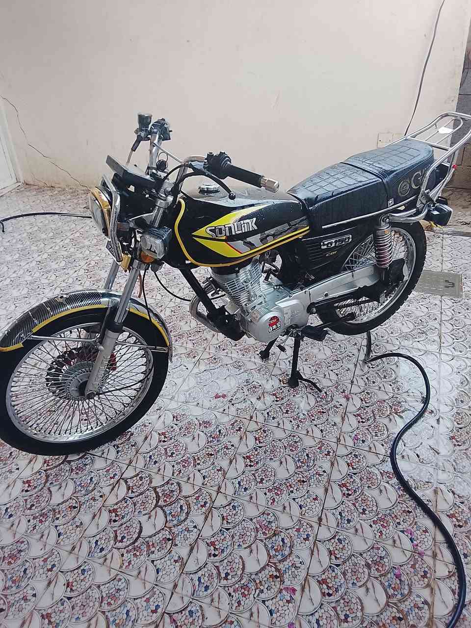 سلام عليكم دراجه تايكر موديل 24السعر 625وبيهه مجال مكاني ديالى بعقوبه ***********
