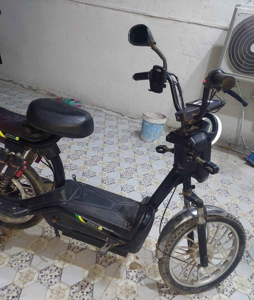 دراجه شحن للبيع ب200وبيه مجال
دراجه صارله شهر من عطل حساس ملف مادري لان مامخذه للمصلح شوفة عينك تجي تاخذه تفحص   بطاريات بدلتهن قبل شهرين وكذلك العقل جديد بس المشكله هيه بلملف لان دراجه تقطع .


**إذا كنت صاحب هذا الإعلان وتريد حذفه لأي سبب، رجاءا أرسل رسالة إلى الدعم الفني**