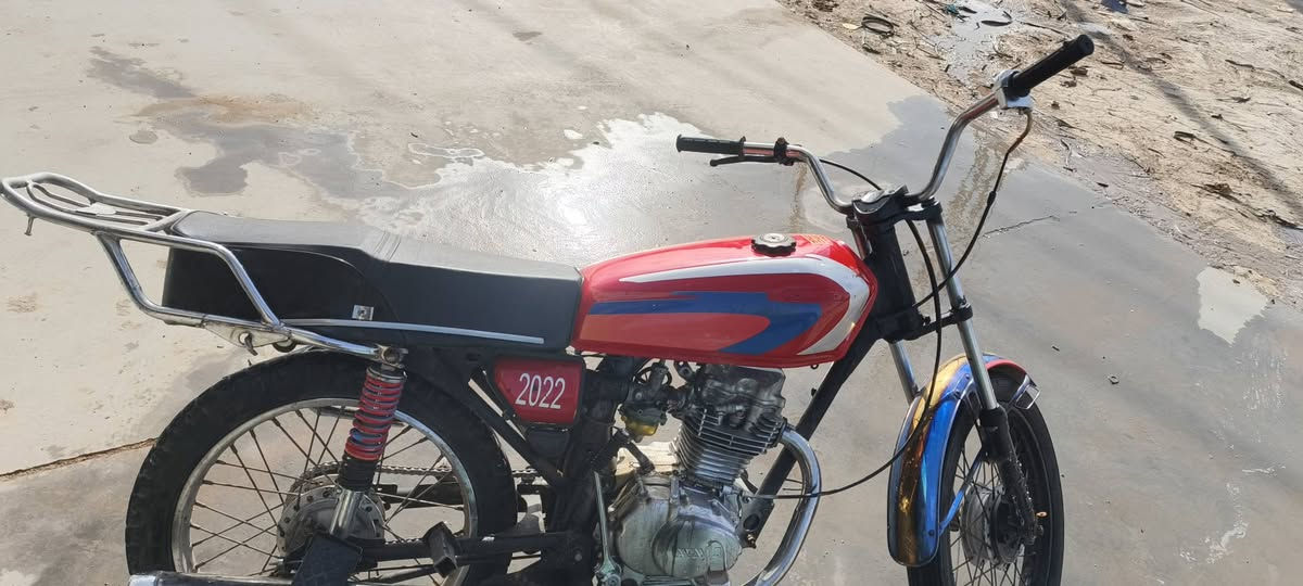 دراجه نامه اربعه قير للبيع كلك عنوان ديالى بعقوبه بهرز 
سعر 290 وبيها مجال والشراي بخير ويتدل اتصل على هذا الرقم
***********
