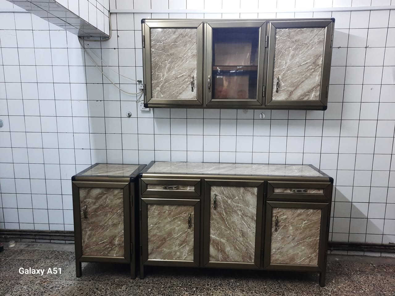 السلام عليكم كاونترات عدد خمسه نظيفات مكاني حي الجهاد موبايل ***********
