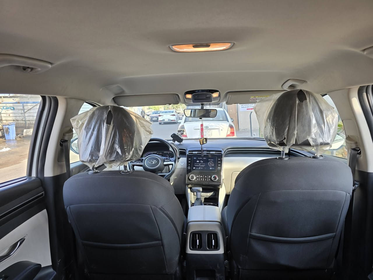 توسان ٢٢
خليجيه السياره
سنويه تسقط ب٢٠٢٧
رقم اربيل الجديد باسمي
الموصفات الي معروفه 
اوتو هولد
مري شفط
حساسات امامي +خلفي
تحكمات 
كروس سرعه
كشنات كهربائيه
وبعد بيه هواي مواصفات
مكان بغداد متواجد من ساعه ٨ صبح لحد ٢ الضهر
***********
سياره بيه تبديل باب خلف سائق بس نفس لون جديد نطخ عندي الباب وتم تبديله بلادي
سياره نضيفه ع ايدي
السعر ١٩٣ ورقه وبي مجال كلش قليل
كلشي مذكور بلمنشور
