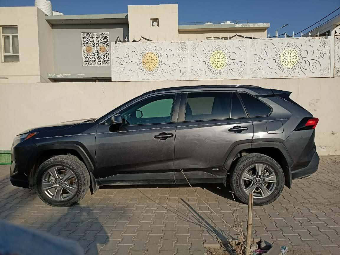 راف فور موديل ٢٤ هايبرد السياره مكفوله من الصبغ بجم كبس بيها شويه ضرر باب الصندوق فتحه بصمه صندوق كهرباء مواصفاتها xle ماشيه ٣٤ الف السعر ٢٤٥ للاستفسار ***********
