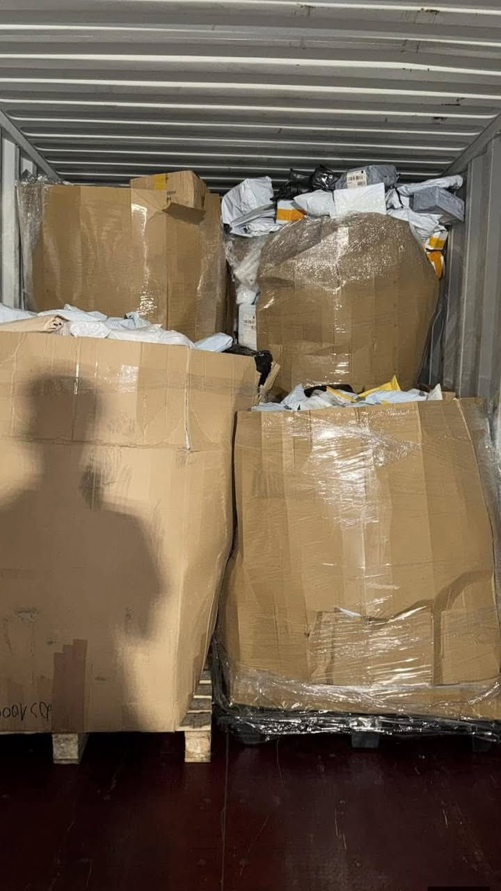 السلام عليكم ورحمة الله 
عيدكم مبارك وكل عام وانتم بالف خير ربي يجعل أيامكم افراح ومسرات 
اخواني الأعزاء الأوفياء بالنسبه للبضاعه الي وصلت بقى منها شي قليل وسعر الكيلو 6الاف 
الي مايعرف البضاعه dhl برازيلي درجه ثانيه 
وتحياتي للجميع اخوكم محمد ابو سيف


**إذا كنت صاحب هذا الإعلان وتريد حذفه لأي سبب، رجاءا أرسل رسالة إلى الدعم الفني**