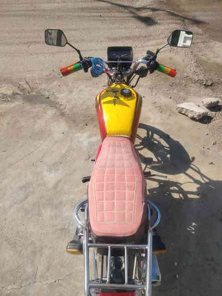 السلام عليكم شباب دراجه للبيع مكفوله كفاله عامه موديل21 محرك مكفول وراق كامل كهربائي كامل زوج تايرات جدد تانكي ولايت مال 23دراجه عل اي نقص مابيه تعال افصل اله تبزع ( مكان ديالى الخالص السعر خاص
موجود واتساب ***********
